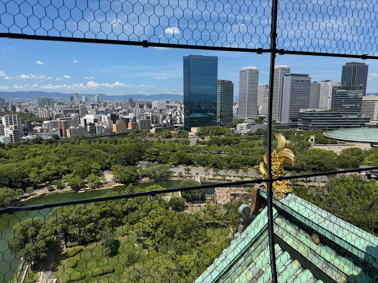We made it to the top! Although the safety fencing interferes with the view, I do appreciate it. Even with that in place
