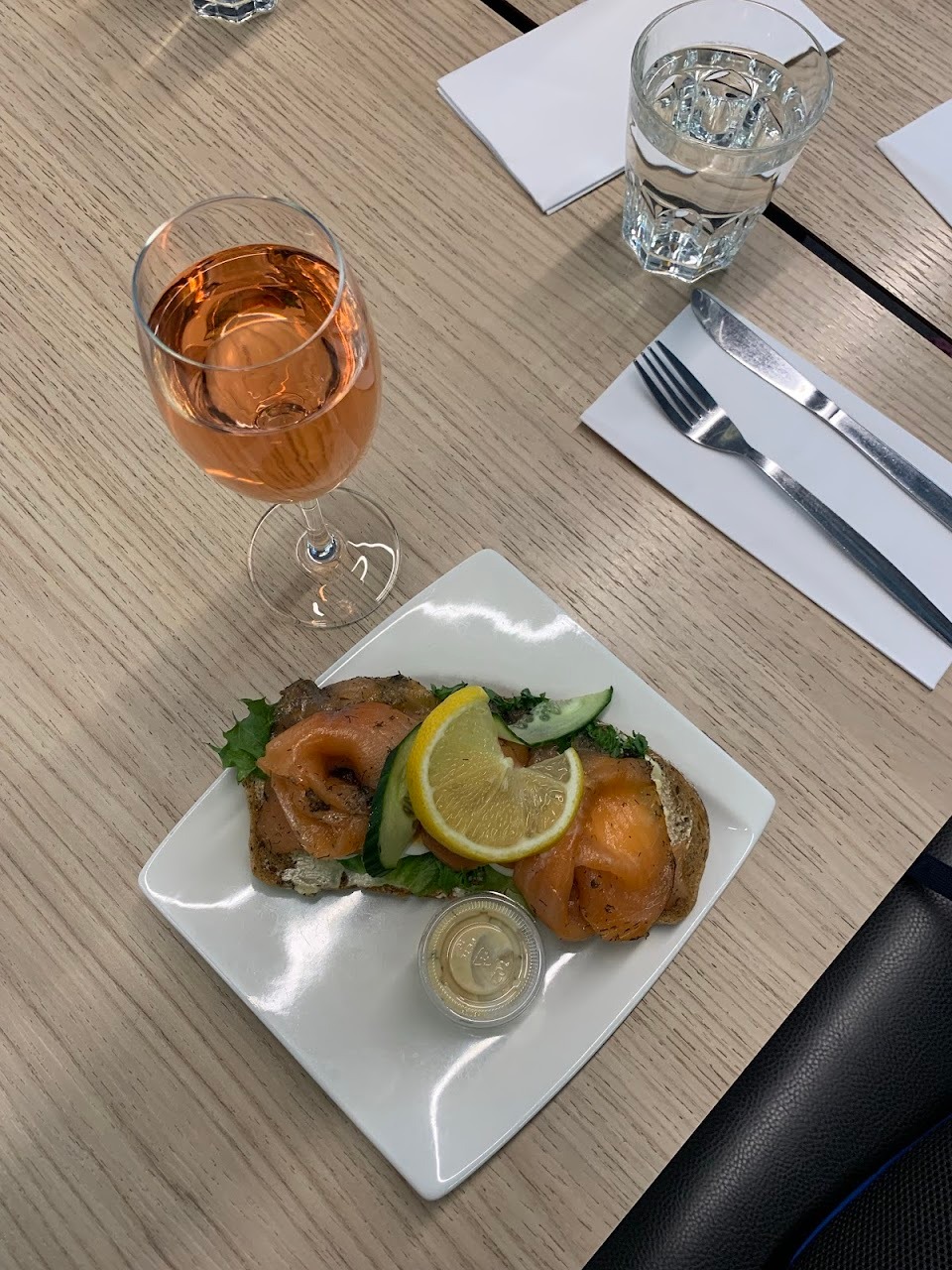 We arrived at Keflavík airport with time to spare, so we had lunch at the Nordic cafe. My cured salmon was delicious (an