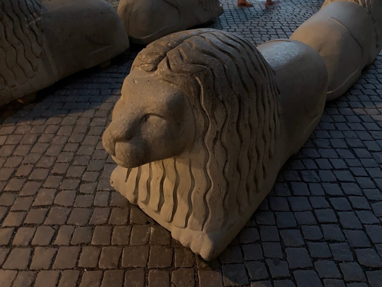 Ah! Another lion but this one was outside the palace and it looks much more royal.
