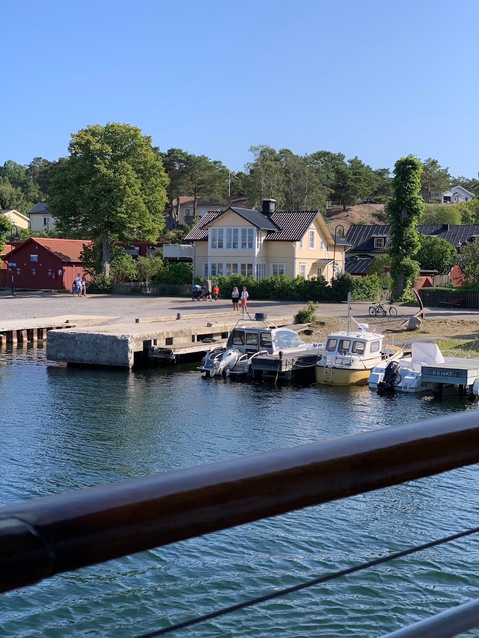 There was definitely more of a town here compared to the first two islands ...many shops catering to vacationers, people