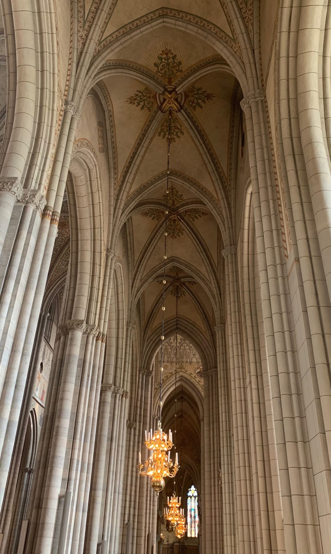 There are some tombs under the cathedral; King Gustav Vasa and his wives are buried here, as well as Carl Linnaeus (the