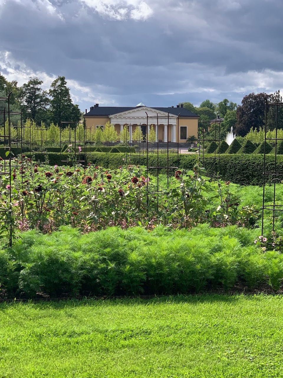 It’s very manicured, as you can see, but it has a pleasing sense of symmetry.