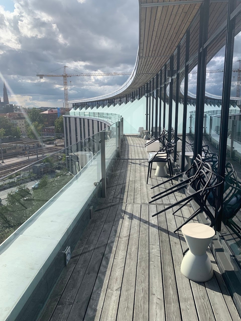 The balcony outside the relaxation room.