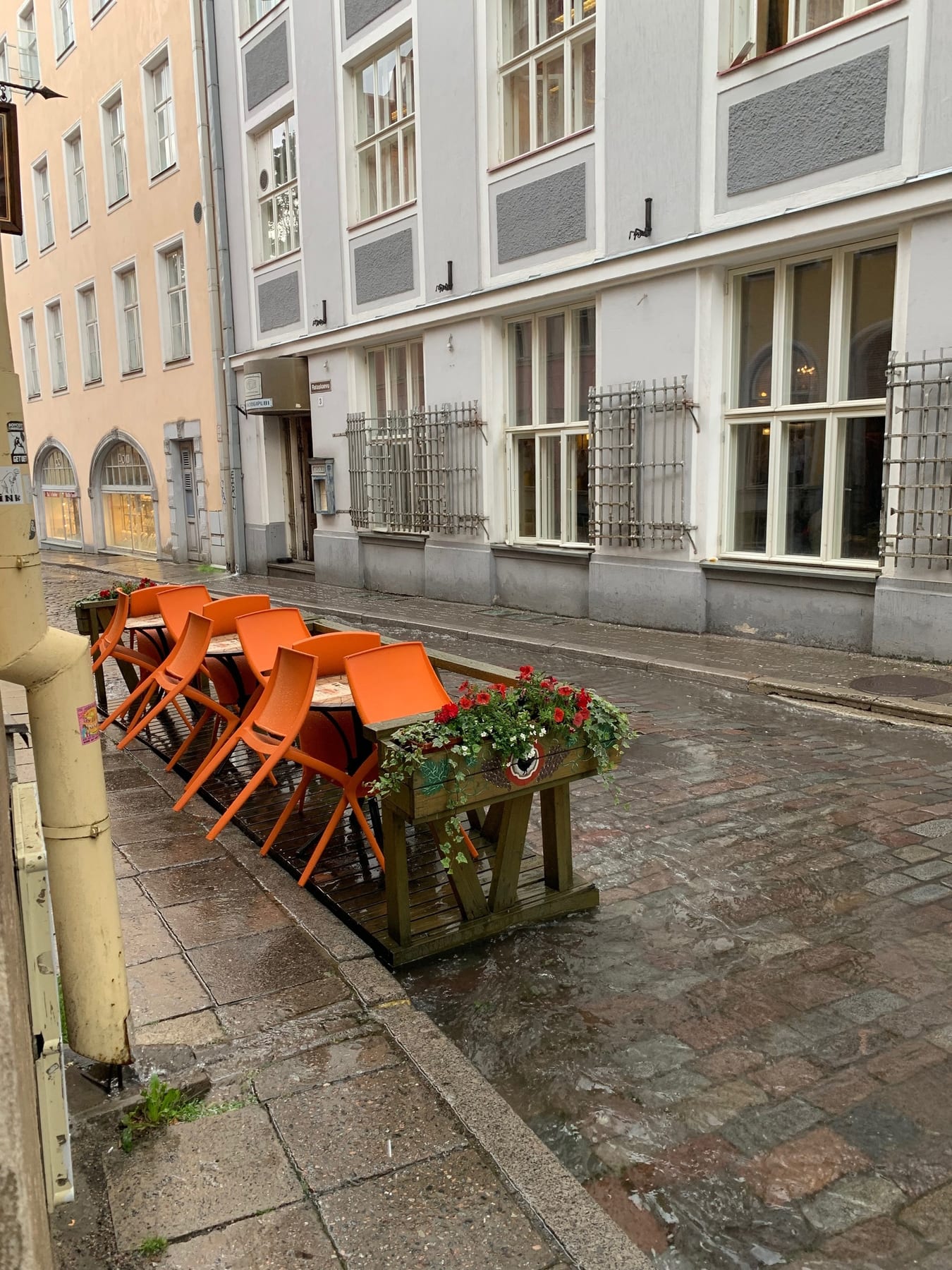 It rained for about 15 minutes...all the tourists took cover, which is why nobody is in the street. Usually the old town