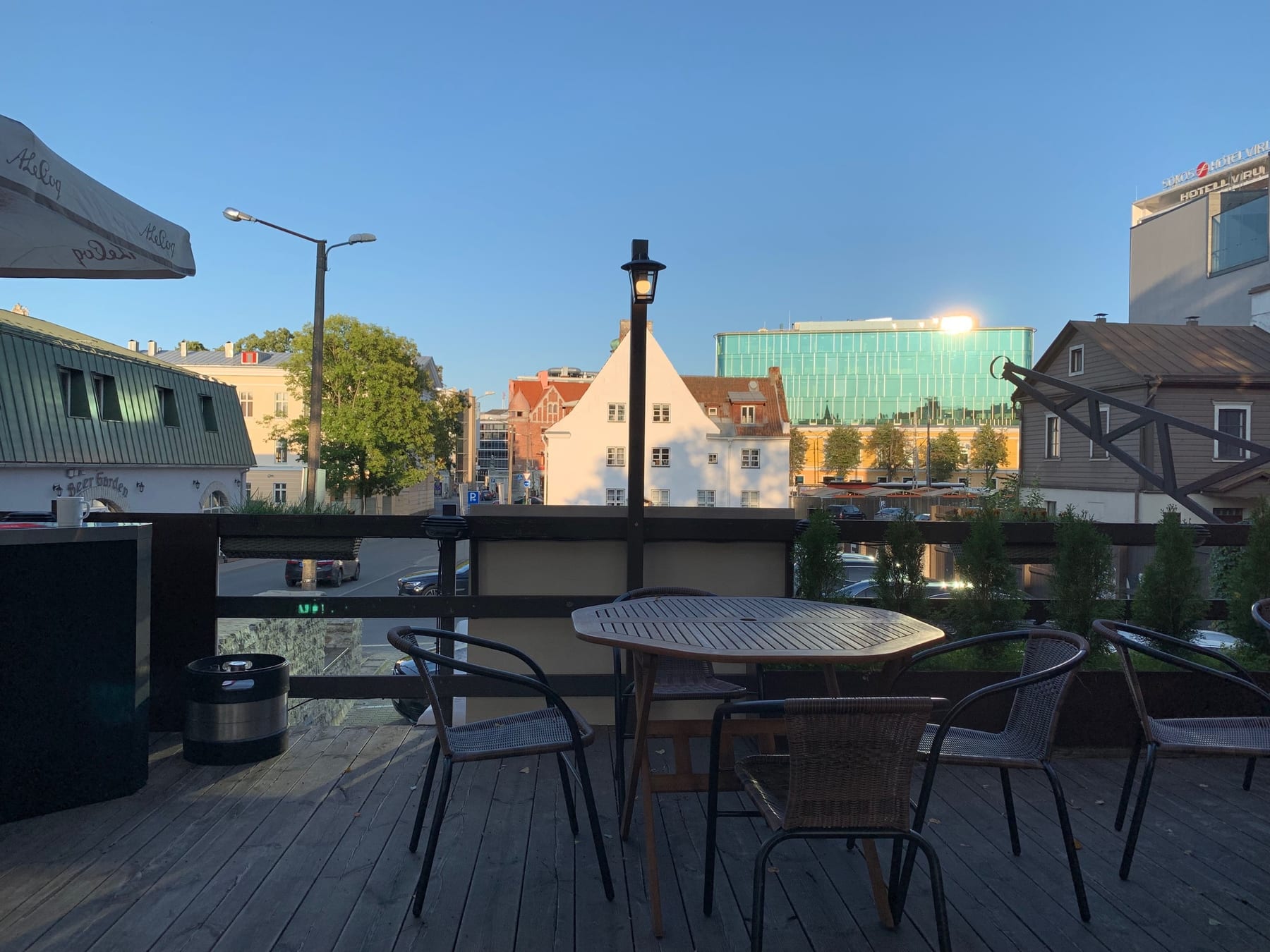 We had dinner at an Indian restaurant nearby. We sat on the deck, which was located on top of the restaurant.